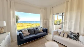 Ground floor apartment with 3 bedrooms for sale in Alcaidesa Costa