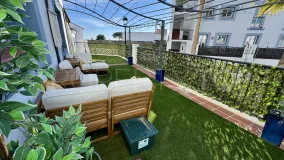 Apartamento planta baja en venta en Benahavis con 3 dormitorios