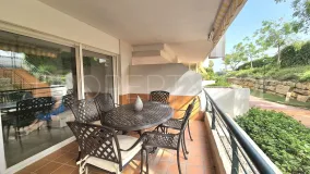 Comprar apartamento planta baja en Campos de Guadalmina con 2 dormitorios