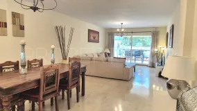 Comprar apartamento planta baja en Campos de Guadalmina con 2 dormitorios