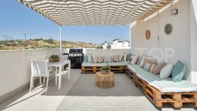 Buy penthouse with 3 bedrooms in Estepona Centre