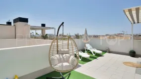 Buy penthouse with 3 bedrooms in Estepona Centre