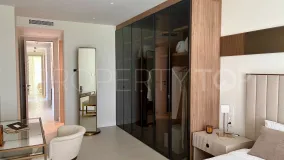 4 bedrooms ground floor apartment in Estepona for sale