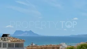 Estepona Centro, adosado con 5 dormitorios en venta