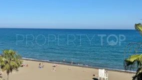 Apartamento con 3 dormitorios en venta en Estepona Centro