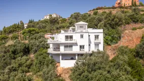 For sale house with 4 bedrooms in Marbella