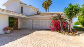 For sale villa in Guadalmina Baja with 7 bedrooms