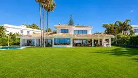 For sale villa in Guadalmina Baja with 7 bedrooms