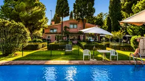 Villa en venta con 5 dormitorios en Guadalmina Baja