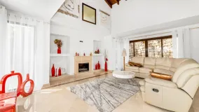 Villa for sale in Los Arqueros