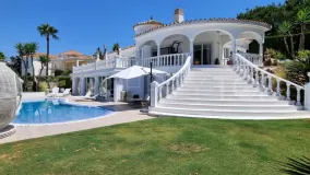 For sale villa in Elviria