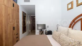 Buy ground floor apartment with 3 bedrooms in Estepona Centre