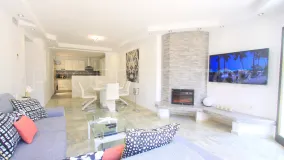 Comprar apartamento de 2 dormitorios en Elviria