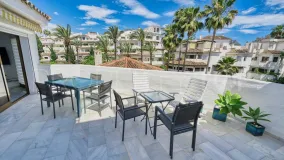 Comprar apartamento de 2 dormitorios en Elviria