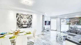 Comprar apartamento de 2 dormitorios en Elviria