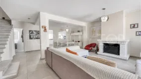 For sale town house in Casares