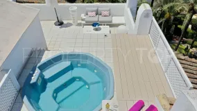 Penthouse with 5 bedrooms for sale in Elviria