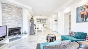 Penthouse with 5 bedrooms for sale in Elviria