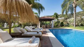 Buy El Madroñal villa