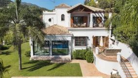 Buy El Madroñal villa