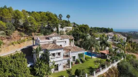 Buy El Madroñal villa