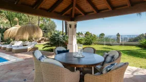 Buy El Madroñal villa