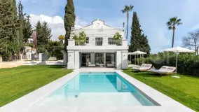 For sale 4 bedrooms villa in Nueva Andalucia