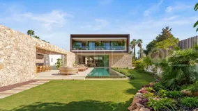 Buy Las Lomas del Marbella Club villa with 5 bedrooms