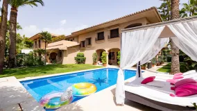 Villa en venta en Los Monteros