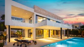 Comprar villa de 5 dormitorios en Los Olivos