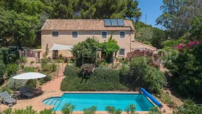 Comprar villa en Estepona