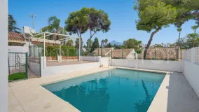 Villa en venta en Nueva Andalucia