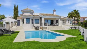 For sale villa in El Chaparral with 4 bedrooms