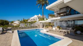 For sale Nueva Andalucia villa with 4 bedrooms