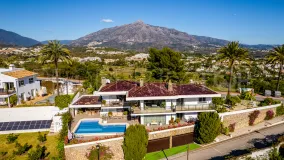 For sale Nueva Andalucia villa with 4 bedrooms