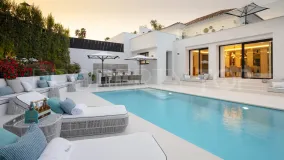 5 bedrooms villa in Nueva Andalucia for sale