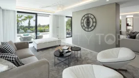 5 bedrooms villa in Nueva Andalucia for sale