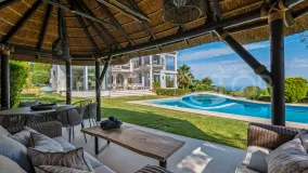Villa for sale in Marbella Hill Club with 6 bedrooms