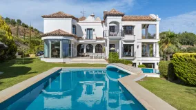 Villa for sale in Marbella Hill Club with 6 bedrooms