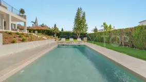 Villa for sale in Elviria