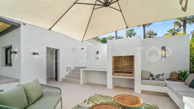 Zona B, villa de 5 dormitorios a la venta