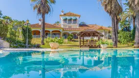 Villa de 8 dormitorios en venta en Cerros del Aguila