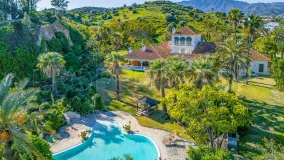 Villa de 8 dormitorios en venta en Cerros del Aguila