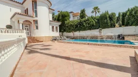 Villa a la venta en El Chaparral