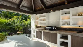 Villa for sale in Nueva Andalucia with 5 bedrooms