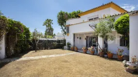 For sale villa in Guadalmina Baja