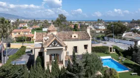 Villa con 5 dormitorios en venta en Linda Vista Alta
