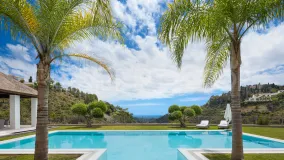 For sale El Madroñal villa with 5 bedrooms