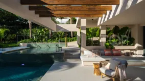 Villa en venta de 6 dormitorios en Nueva Andalucia