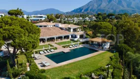 Comprar villa con 16 dormitorios en Las Lomas del Marbella Club